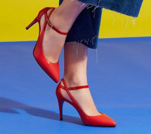 Красные женские туфли итальянского производства